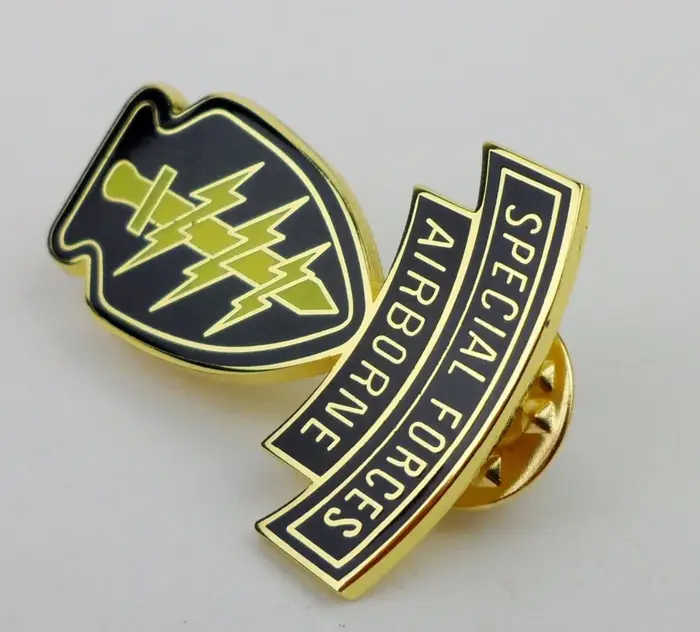 Badge de Combat aérien des Forces spéciales de l'armée américaine, Badge de béret vert