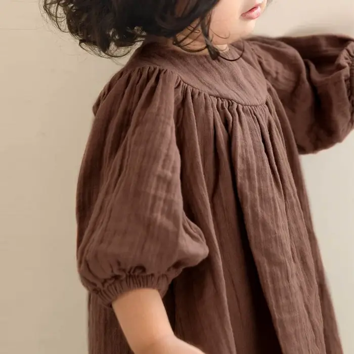 Robe plissée en mousseline de coton à col rond pour filles, nouvelle collection automne 2026, style 