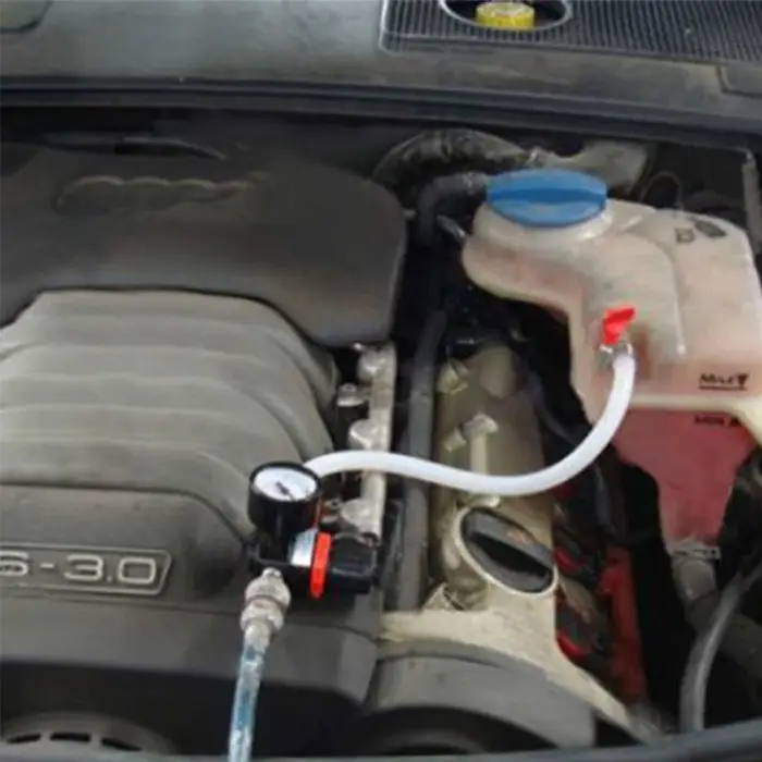 Détecteur de fuite de liquide de refroidissement, réservoir d'eau de refroidissement automobile, tes