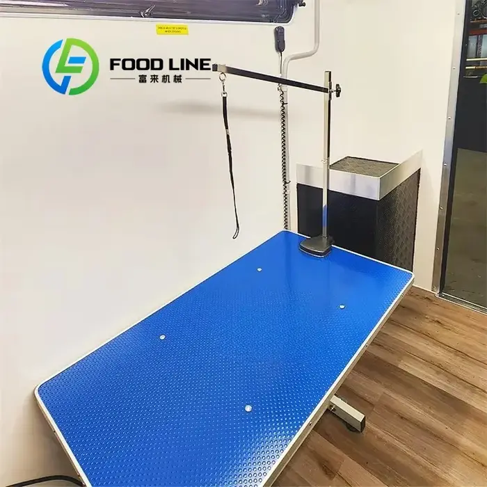 Remorque de toilettage pour chiens Easy Tow : Mouvement flexible entre différentes localités pour un service d'assistance aux animaux de compagnie à large échelle