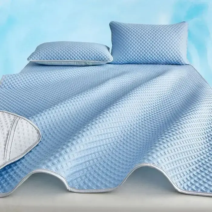 Matelas rafraîchissant d'été, respirant, doux pour la peau, tapis de lit en soie glacée, lavable, li