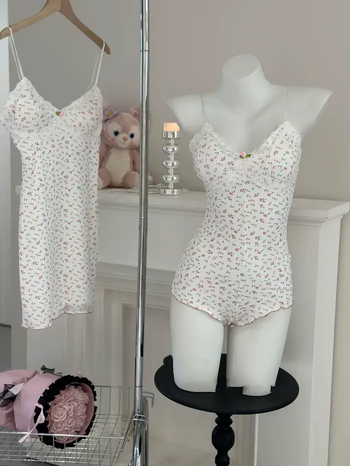 Combinaison barboteuse à imprimé floral pour femmes