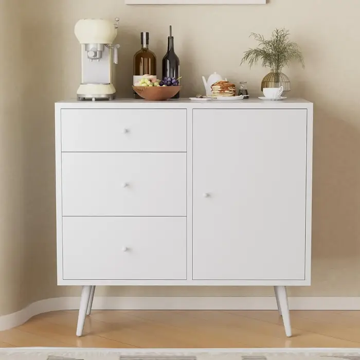 Armoire de planche avec porte et égouts à proximité de stockage